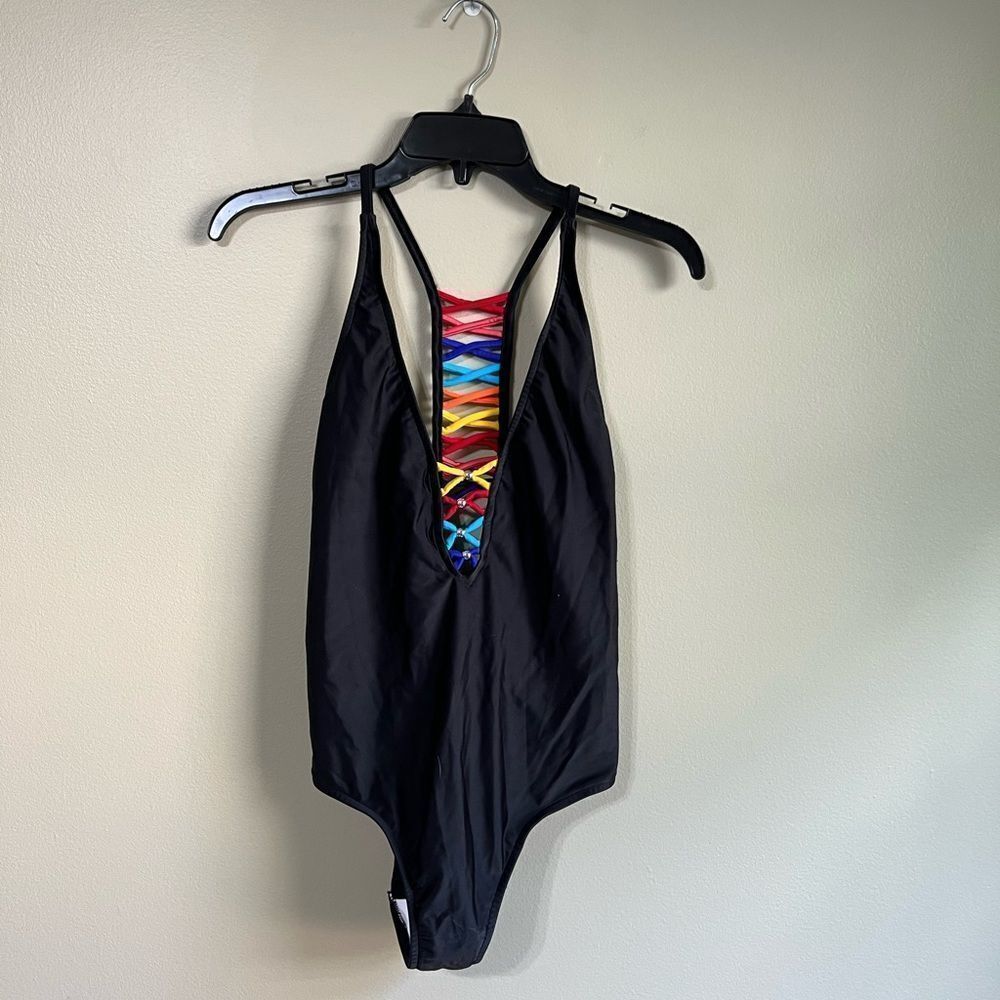 Venus size 8 one piece swimsuit‎